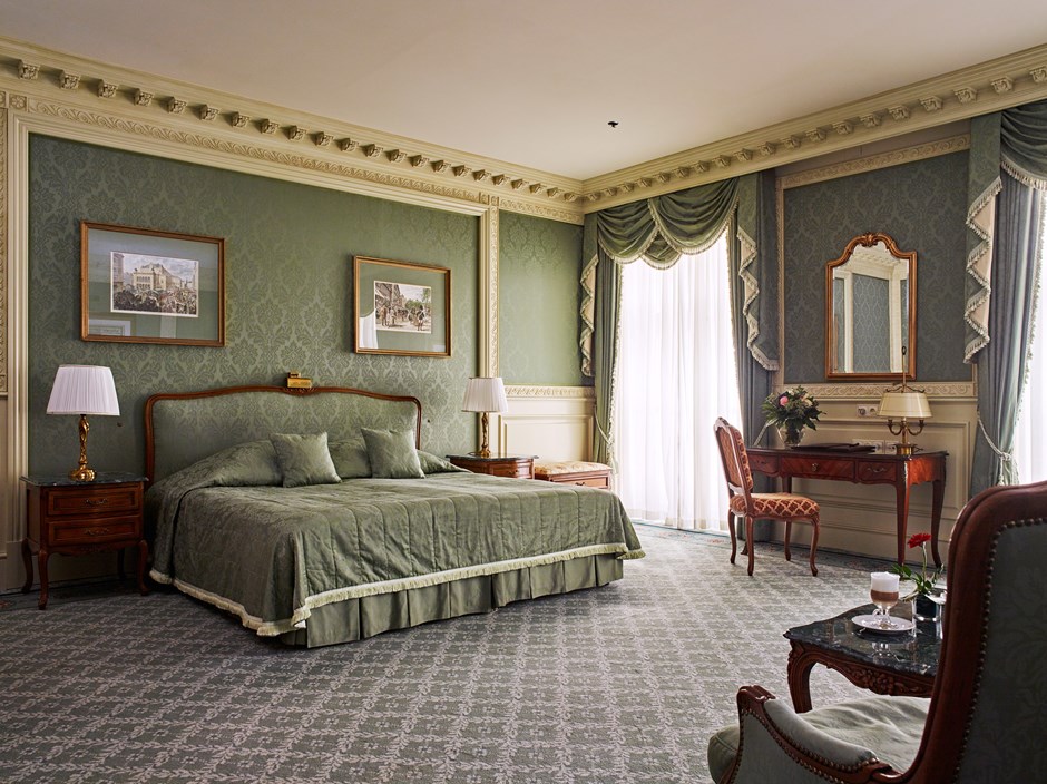 Luxurious Junior Suites  in Vienna  Grand Hotel  Wien 