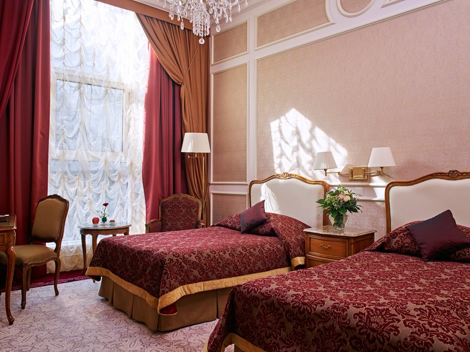 Luxurious Superior Rooms in Vienna Grand Hotel Wien Luxurious Superior Rooms in Vienna Grand Hotel Wien