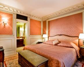 5 star luxury hotel accommodation